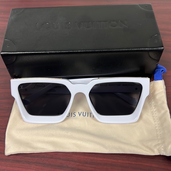 Louis Vuitton Sunglasses Men Monogram Brown Lens Gold Frame W/Box, Storage  Bag